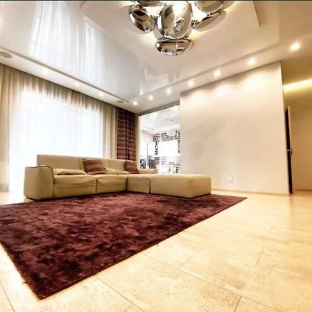 2-Bedroom Most City Center Area Apartment 드네프로페트로프스크 외부 사진