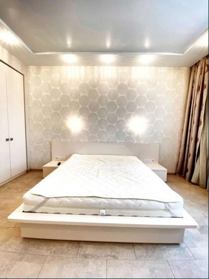 2-Bedroom Most City Center Area Apartment 드네프로페트로프스크 외부 사진