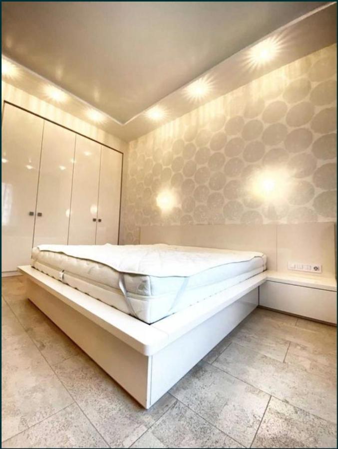 2-Bedroom Most City Center Area Apartment 드네프로페트로프스크 외부 사진